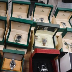 Luxury Bazaar et Courtyard.io - Marketplace montres de luxe