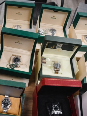 Luxury Bazaar et Courtyard.io - Marketplace montres de luxe