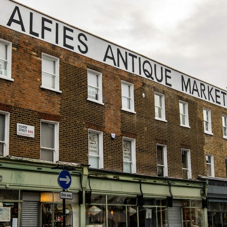 Antiquités art décoratif Londres
