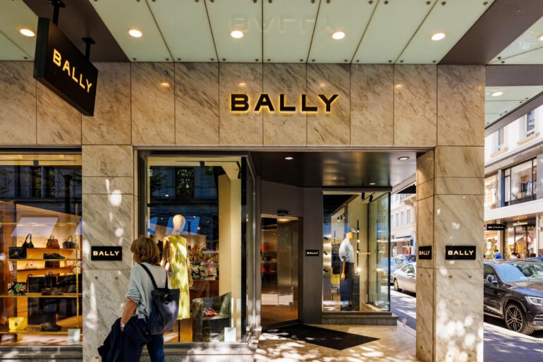 boutique Bally vitrine luxe