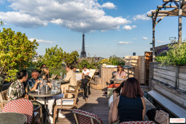 chic parisian terrace restaurant