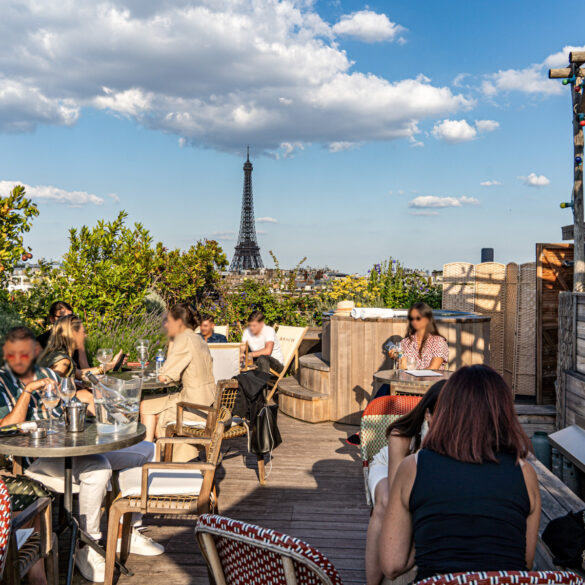 chic parisian terrace restaurant