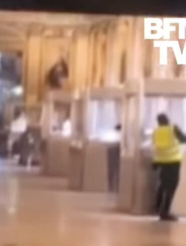 Louvre couronne caméra surveillance