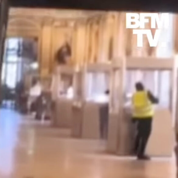 Louvre couronne caméra surveillance