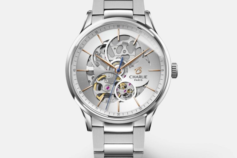 montre mécanisme cadran acier