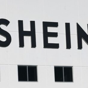 Shein logo colis entrepôt