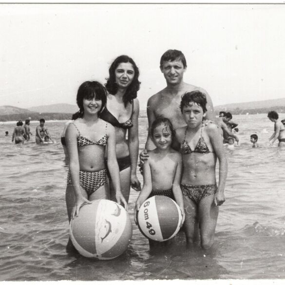vintage family holiday photos