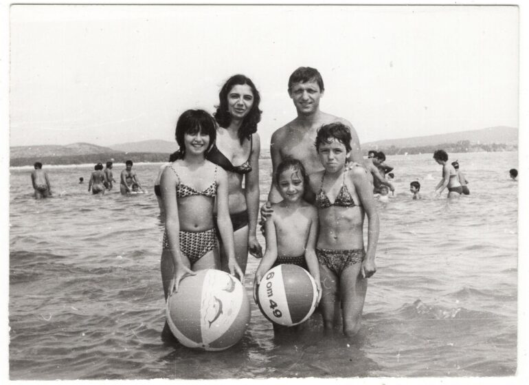 vintage family holiday photos