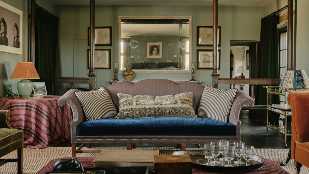 english farmhouse window seat