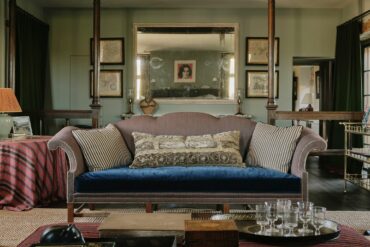 english farmhouse window seat