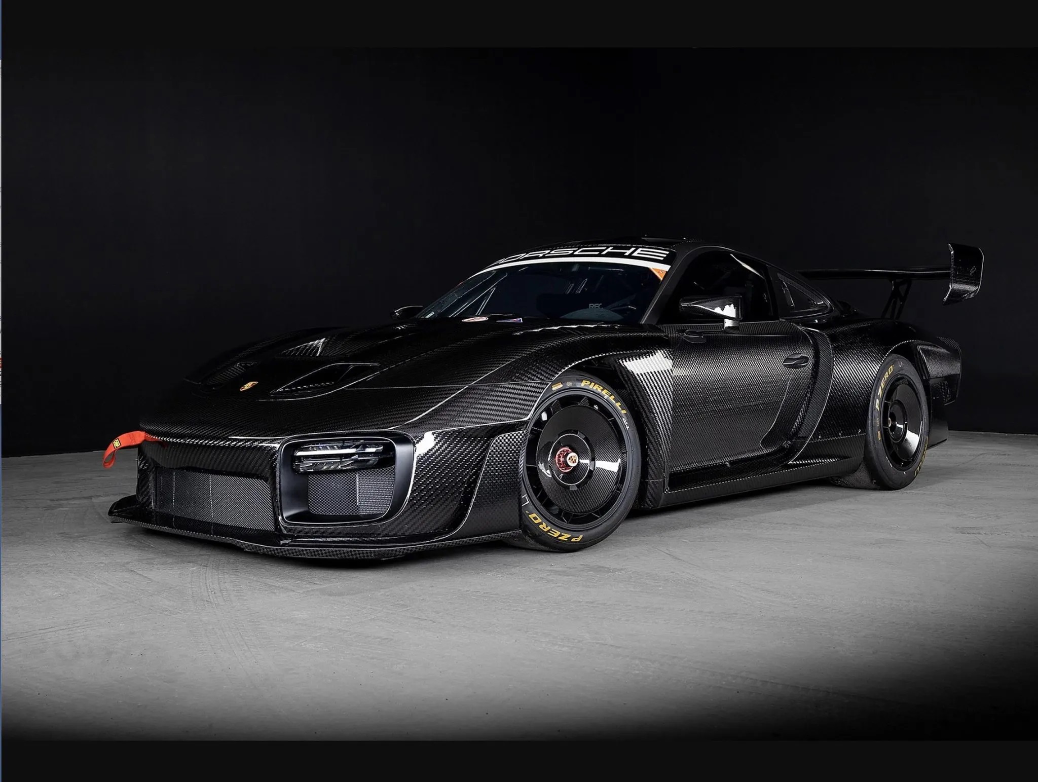 exposed carbon fiber bodywork