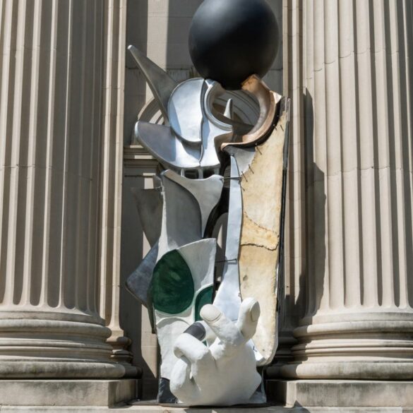 Liu Wei Met facade sculptures