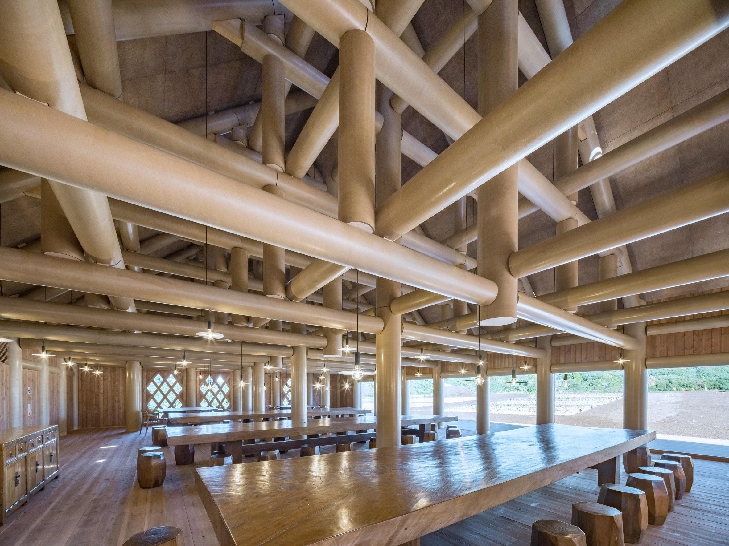 Shigeru Ban cardboard tube structural pillars
