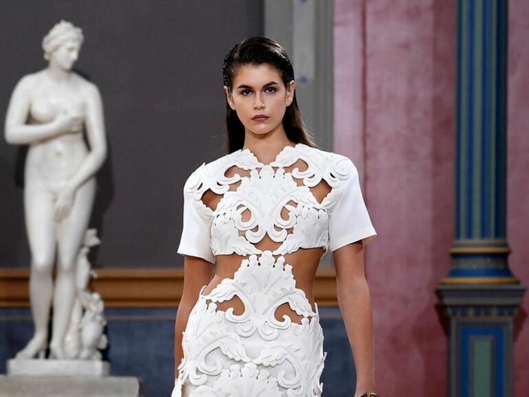 Valentino maroquinerie sculpture Rome