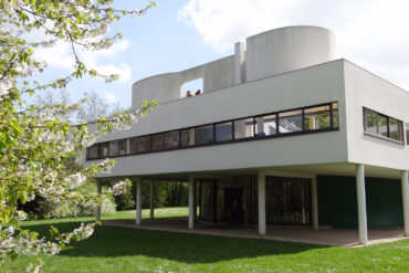 Villa Savoye Le Corbusier exterior architecture