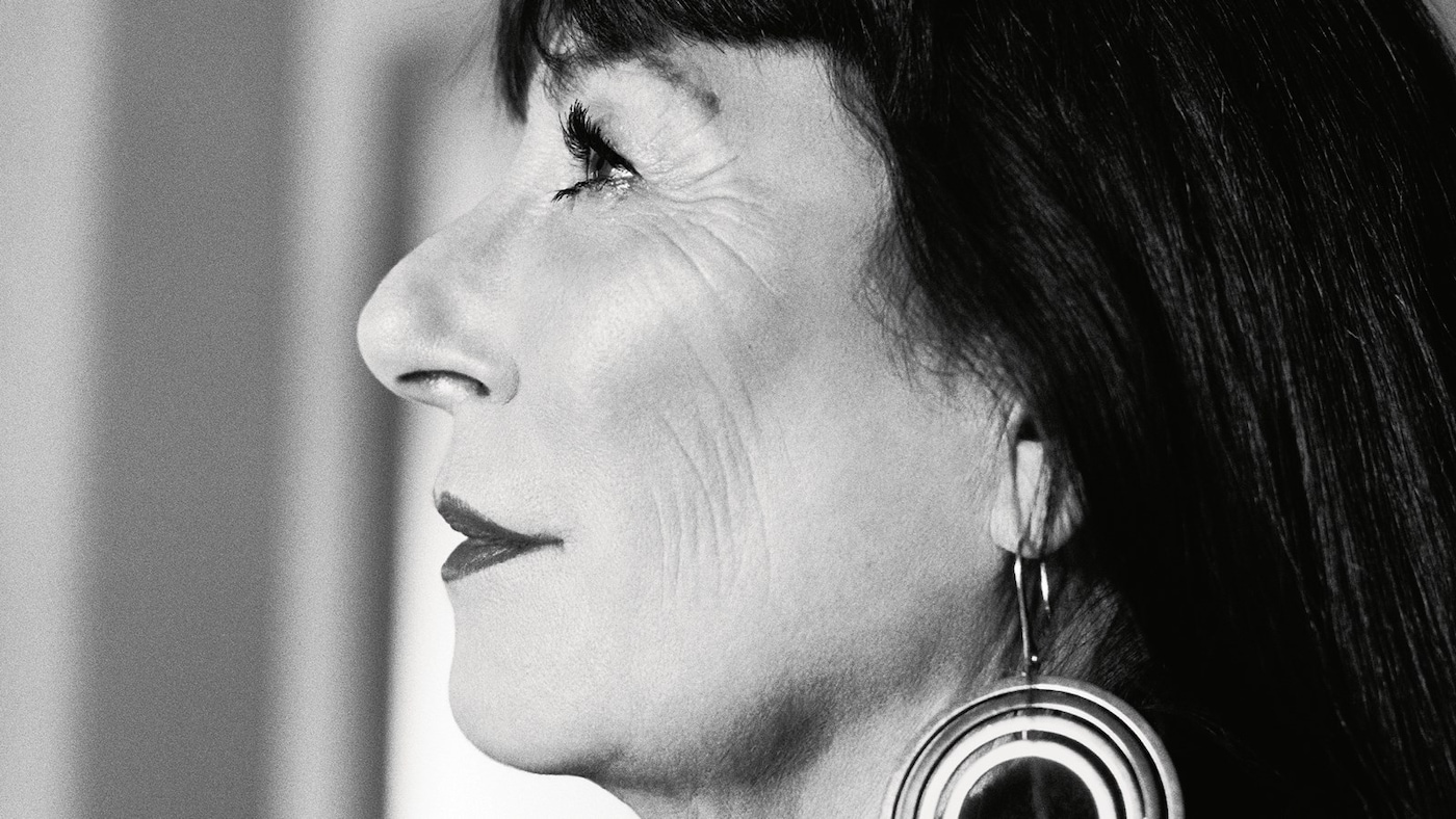 Anjelica Huston portrait black and white photography