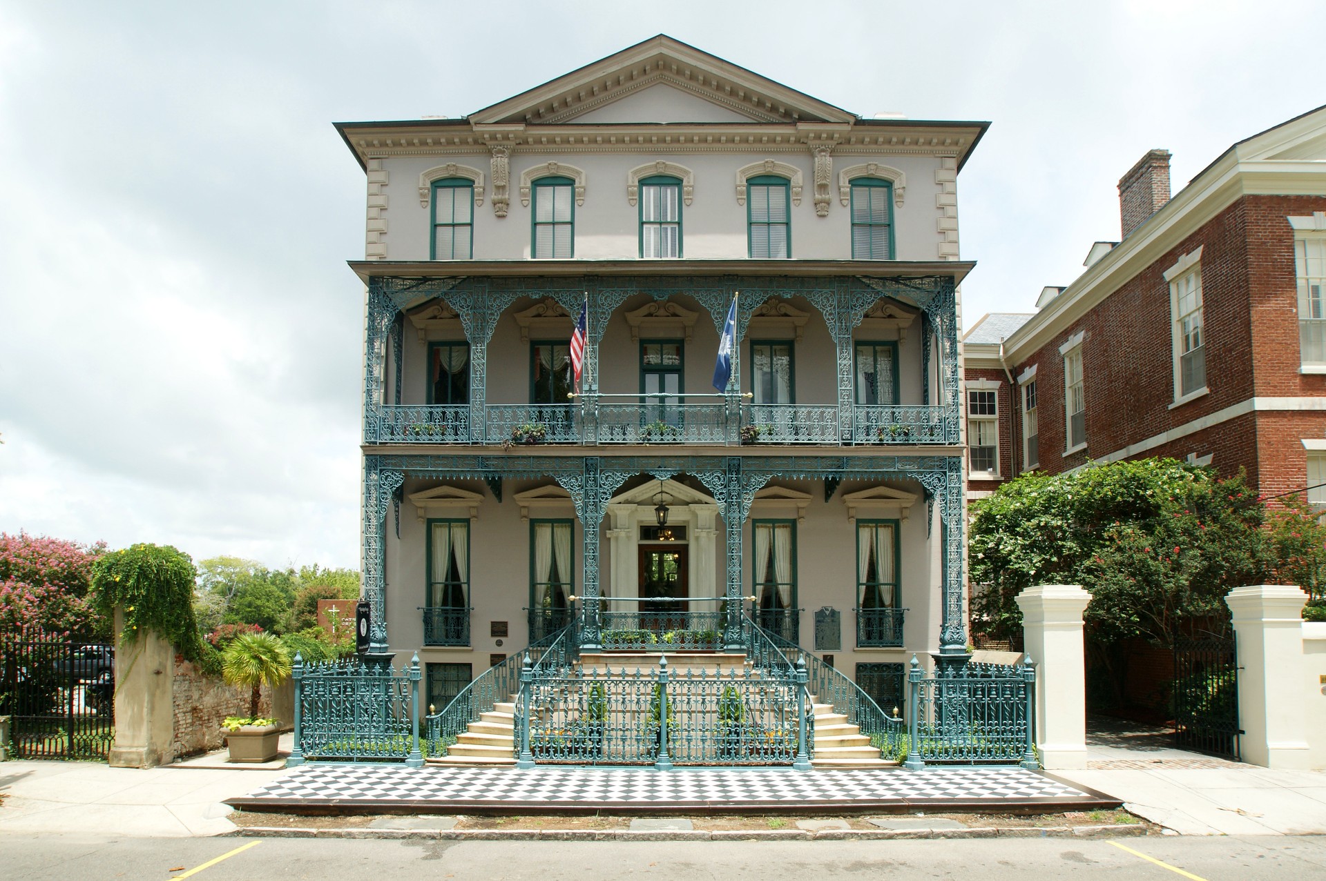 Charleston, charleston traditional narrow colonial house facade