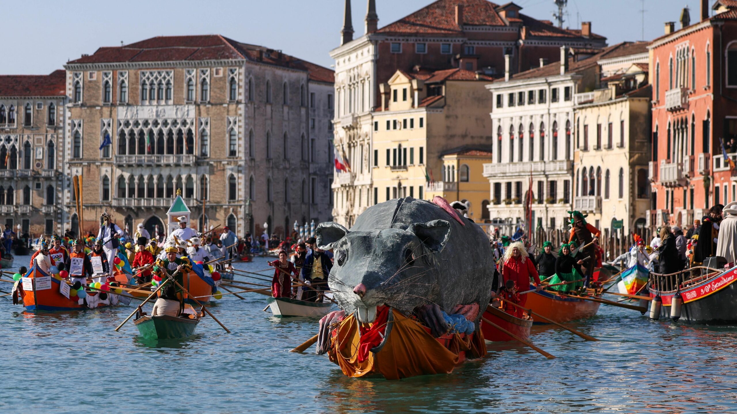 Danieli Venice floating crane Riva degli Schiavoni 2026