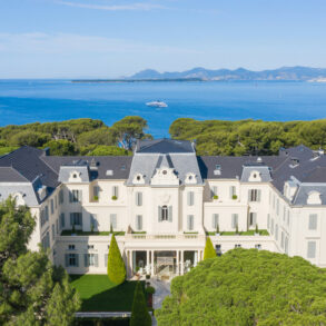 Hotel du Cap-Eden-Roc Antibes white facade