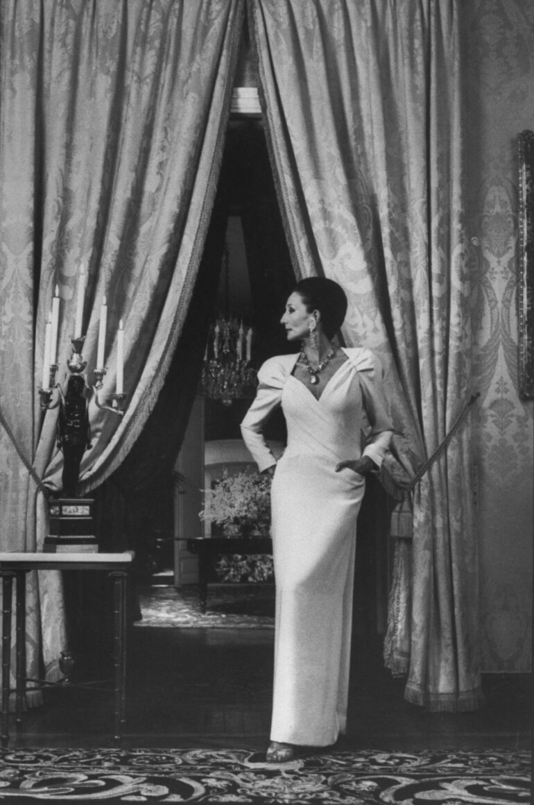 jacqueline de ribes valentino gown