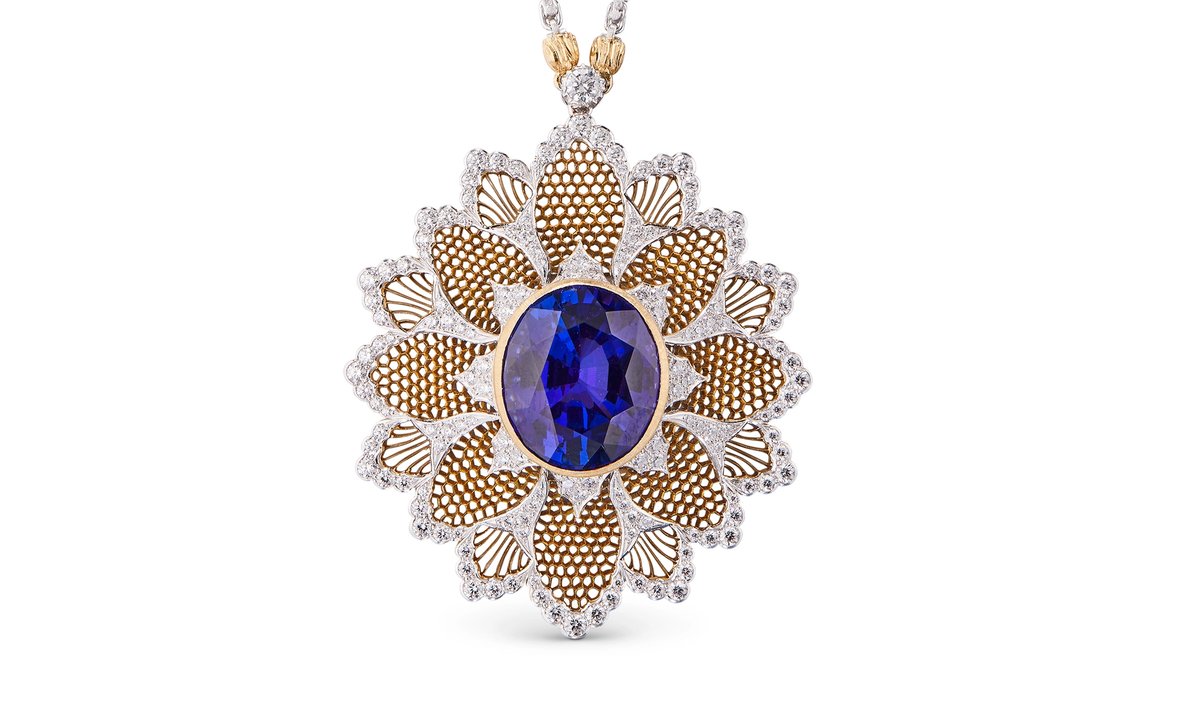 Santa Maria, buccellati gold honeycomb texture craftsmanship detail 2026