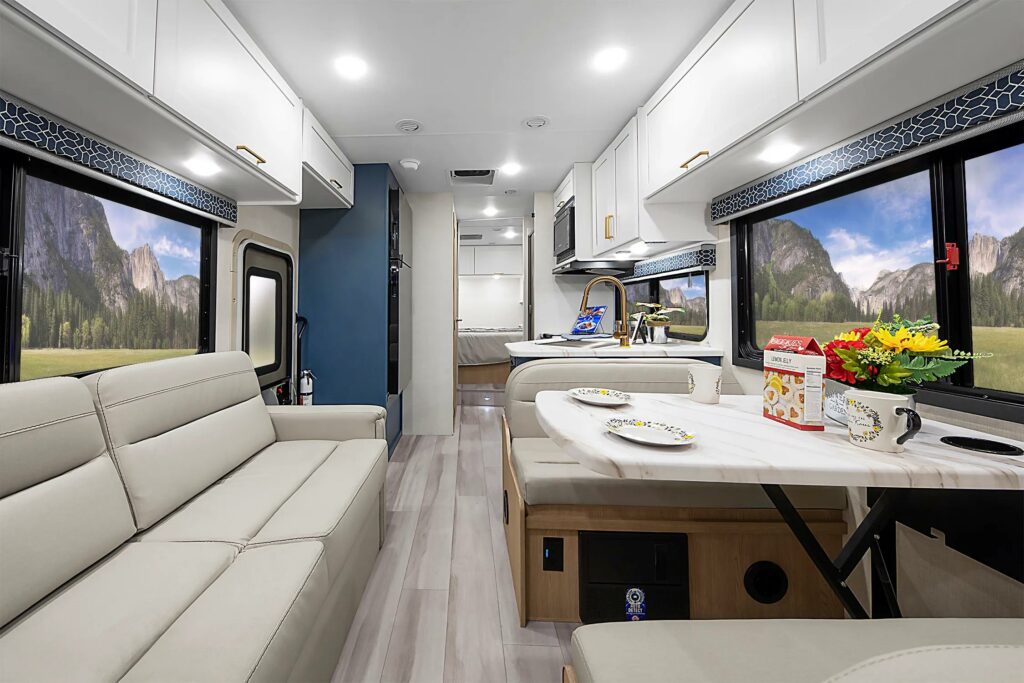 Thor Motor Coach Rize+ Ford E-Series Cutaway 2026