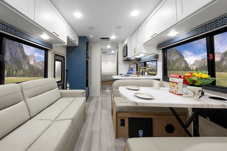 Thor Motor Coach Rize+ Ford E-Series Cutaway 2026