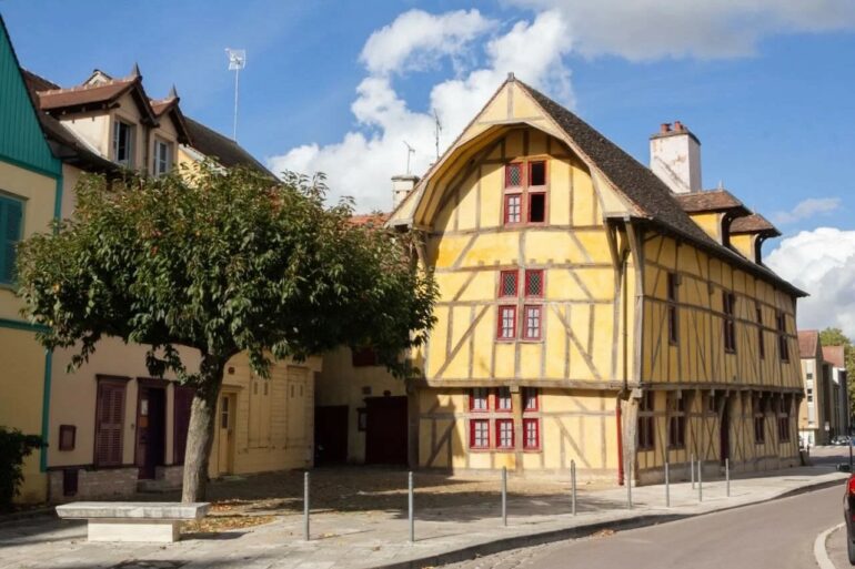 Troyes canals old architecture